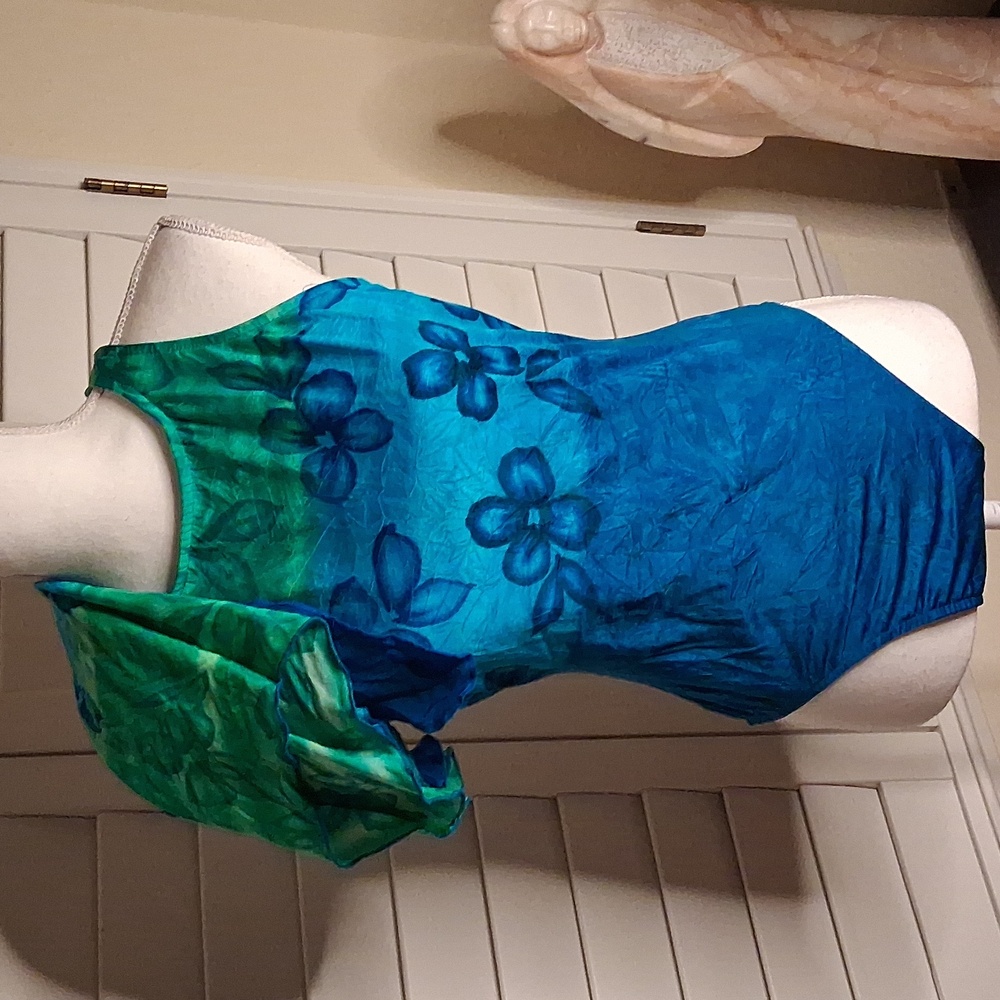 💙👙Westbound Beach Slimming One Piece Blue Floral Swimsuit & Wrap Size 12 - Picture 5 of 5
